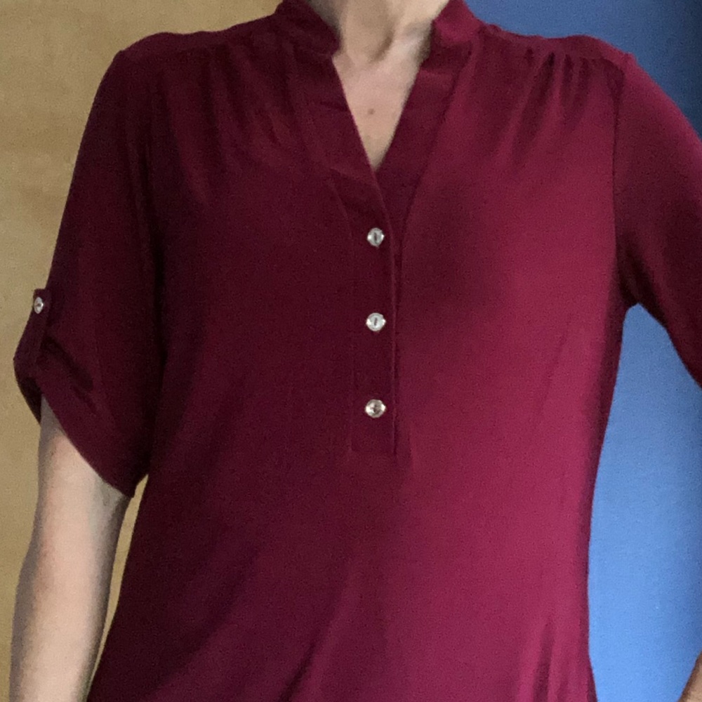 Beautiful burgundy, 3/4 length sleeve top